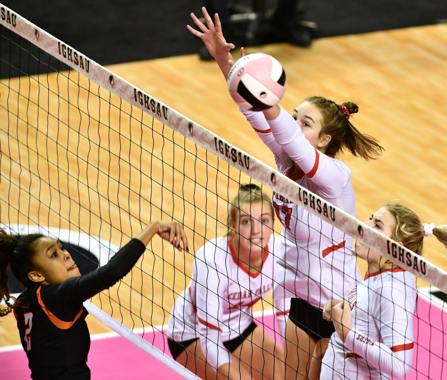Cedar Falls vs West Des Moines Valley state volleyball